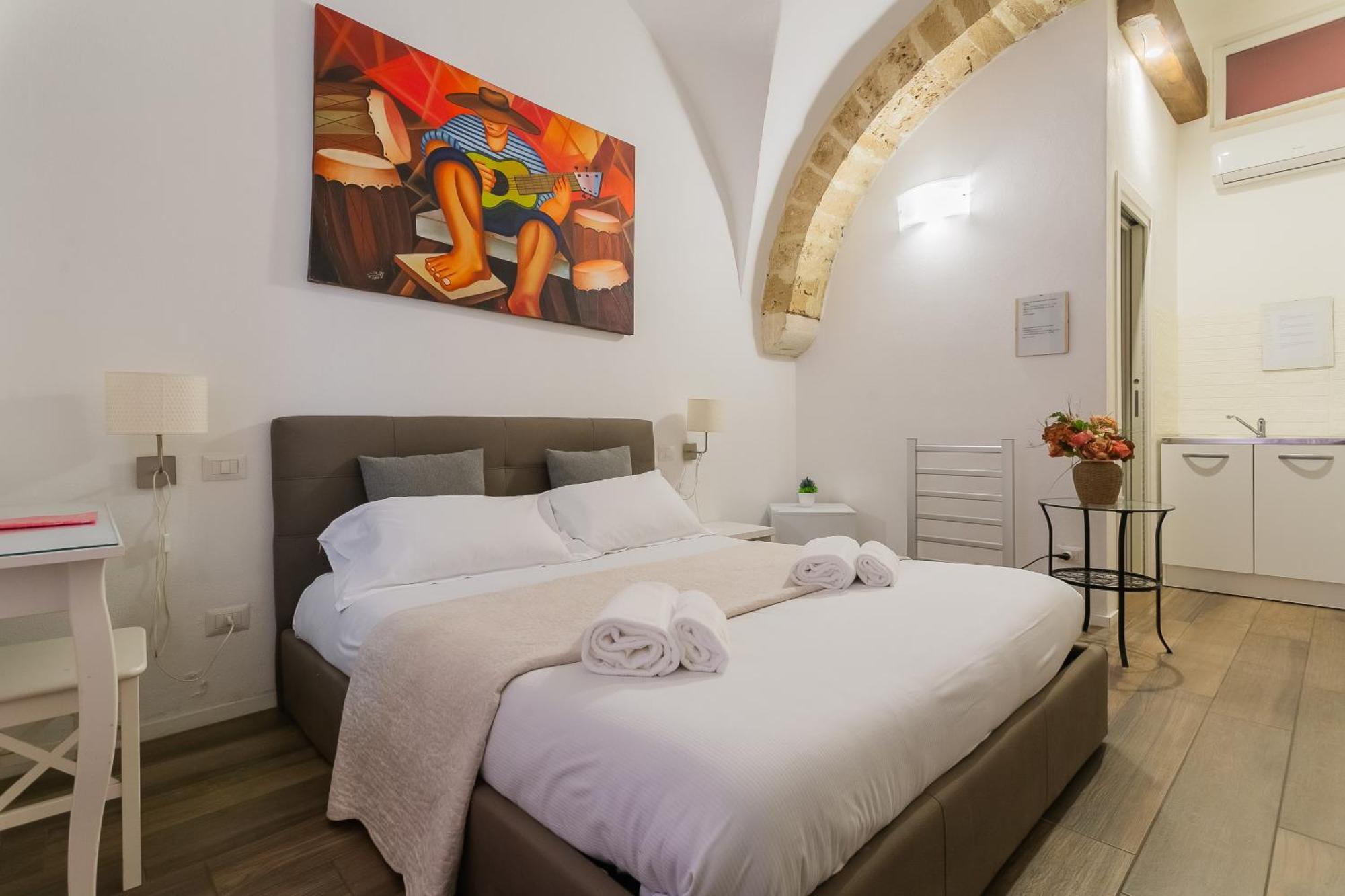Red Rooms By Wonderful Italy Bari Exterior photo